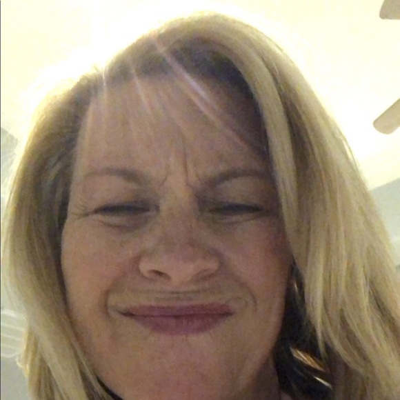 Meet your Posher, Michele - Picture 1 of 1